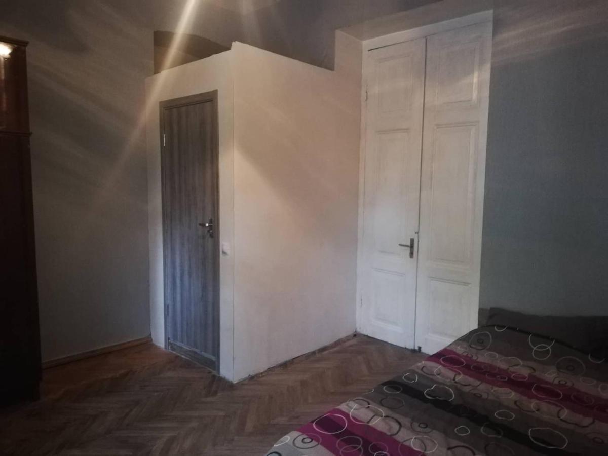 Eka'S Apartment On Marjanishvili Тбилиси Экстерьер фото